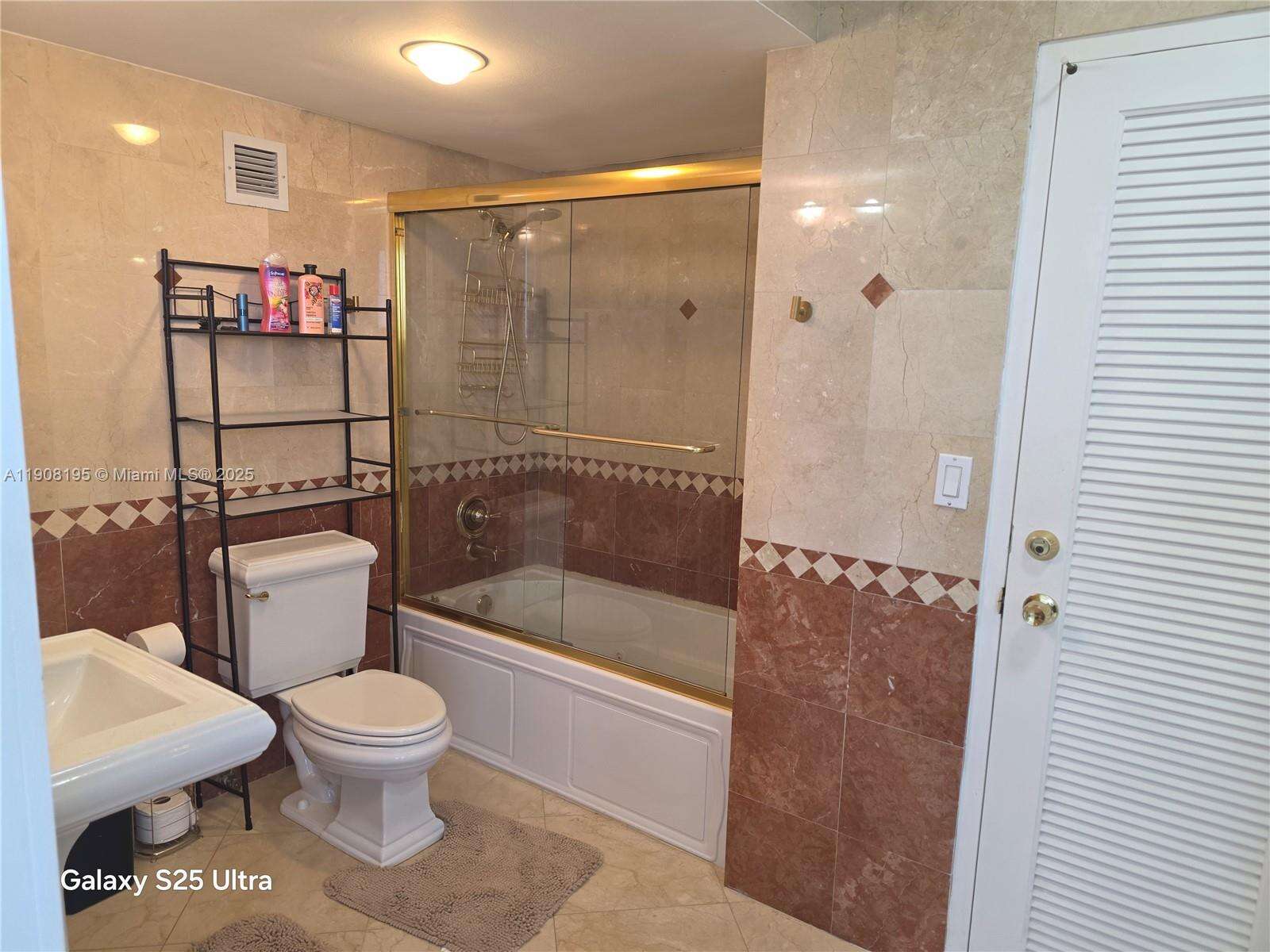 Sea Air Towers at 3725 Ocean Dr, Hollywood, FL 33019 - For Rent photo 18