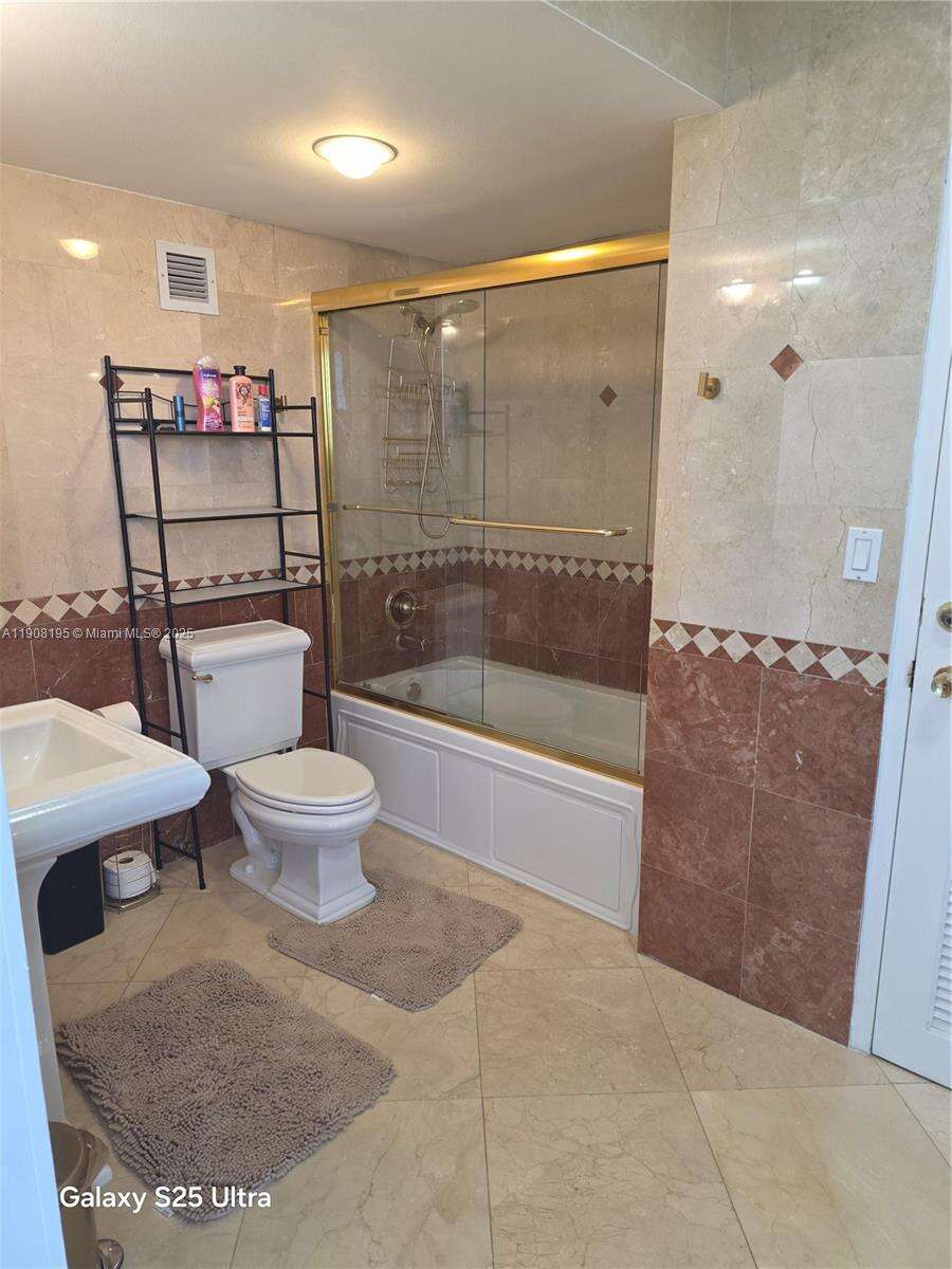 Sea Air Towers at 3725 Ocean Dr, Hollywood, FL 33019 - For Rent photo 19
