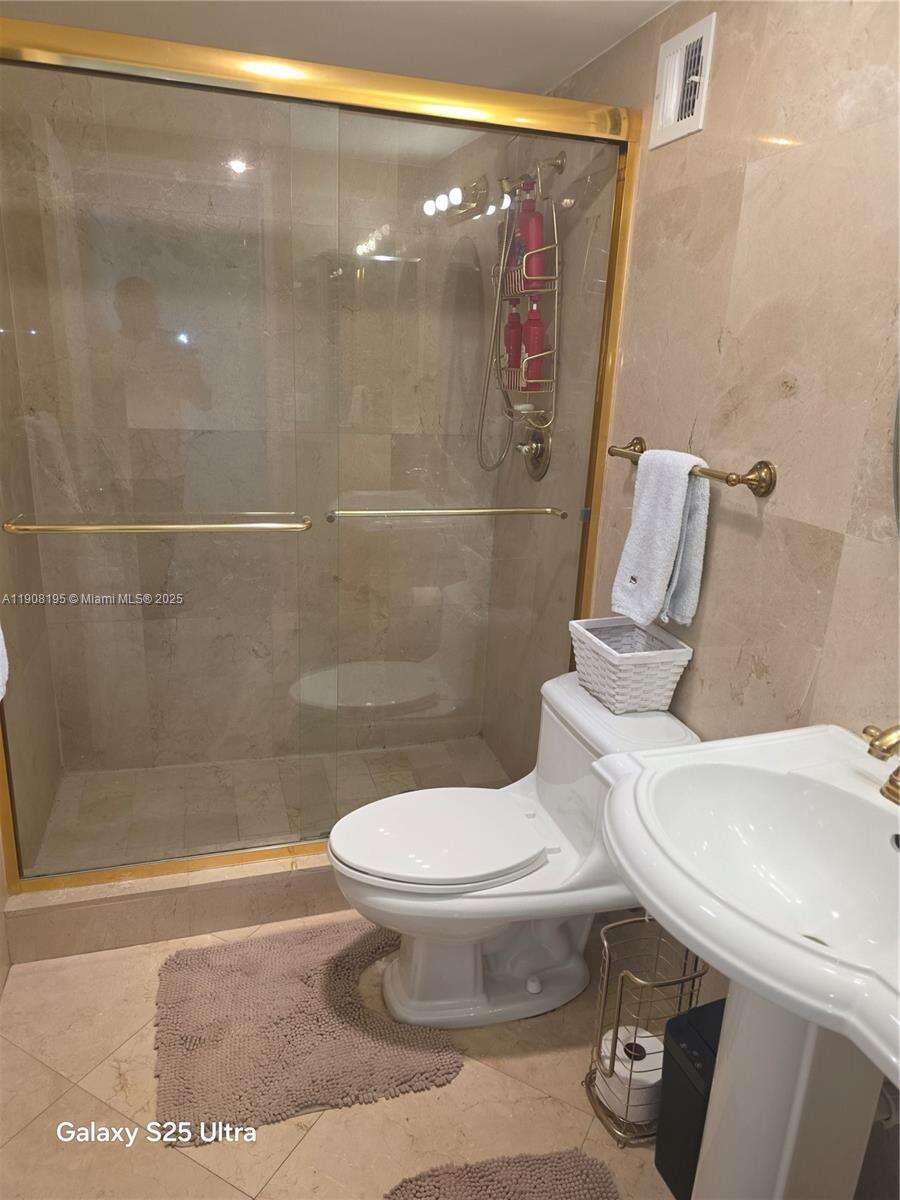 Sea Air Towers at 3725 Ocean Dr, Hollywood, FL 33019 - For Rent photo 25