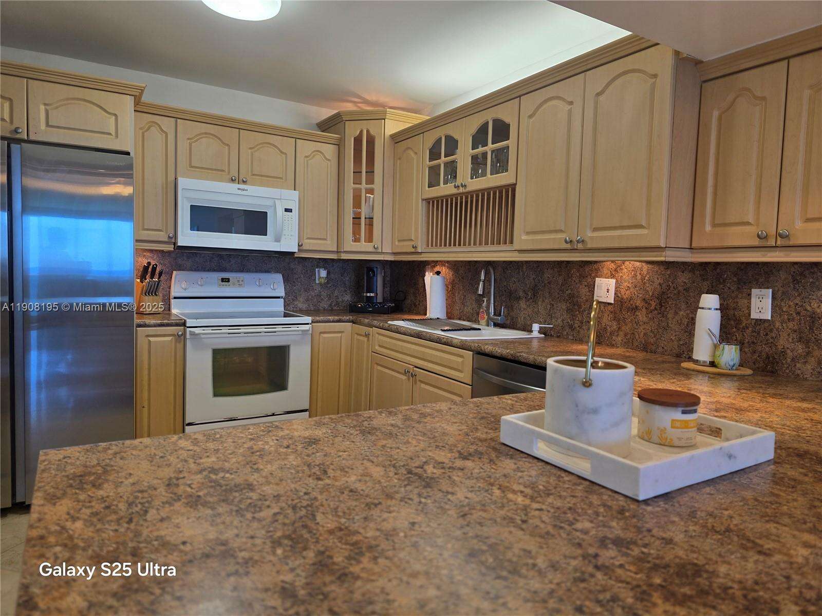 Sea Air Towers at 3725 Ocean Dr, Hollywood, FL 33019 - For Rent photo 28