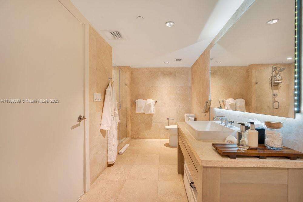 1 Hotel & Homes at 102 24th St, Miami Beach, FL 33139 - For Rent photo 15