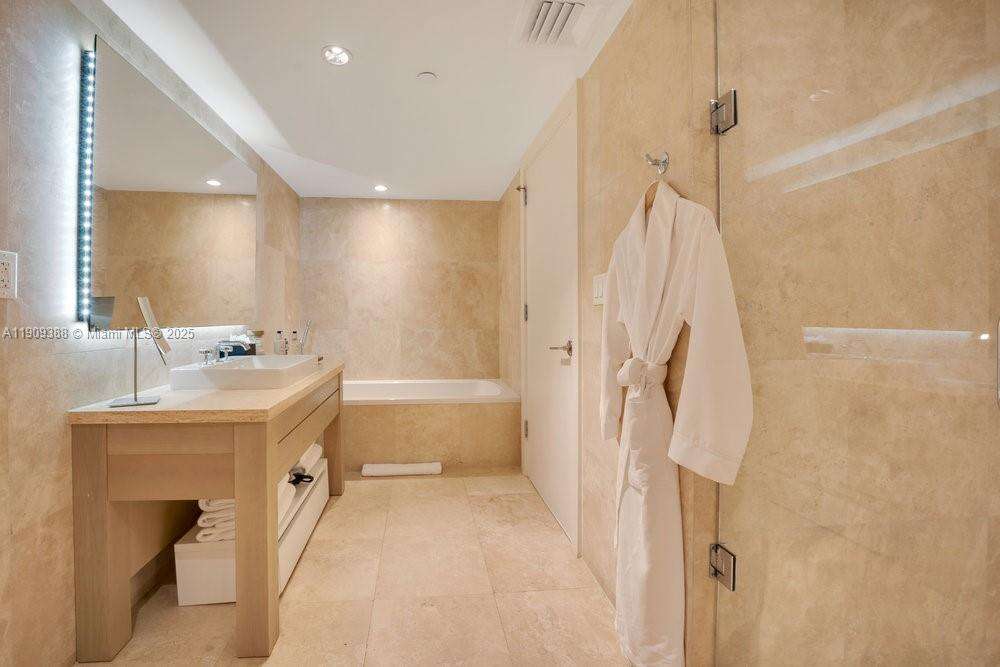 1 Hotel & Homes at 102 24th St, Miami Beach, FL 33139 - For Rent photo 16