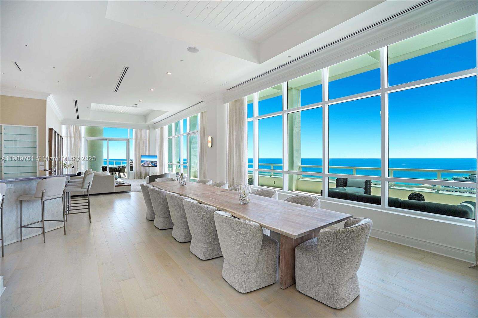 Fontainebleau 2 at 4401 Collins Ave, Miami Beach, FL 33140 - For Rent photo 16