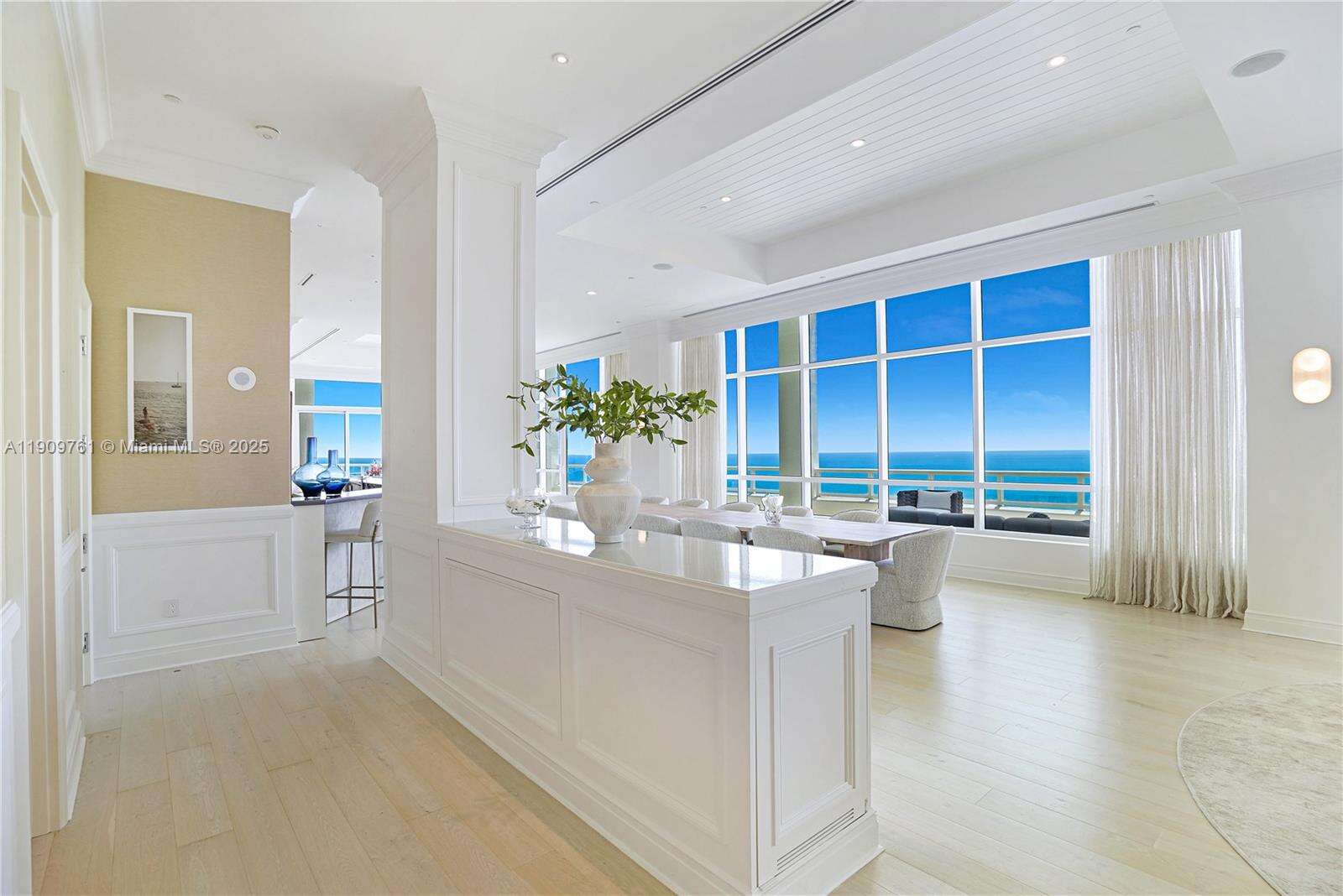 Fontainebleau 2 at 4401 Collins Ave, Miami Beach, FL 33140 - For Rent photo 17