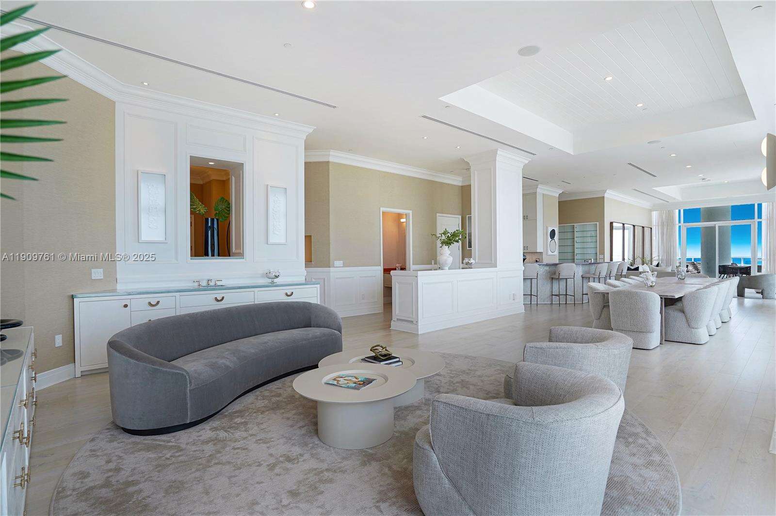 Fontainebleau 2 at 4401 Collins Ave, Miami Beach, FL 33140 - For Rent photo 20