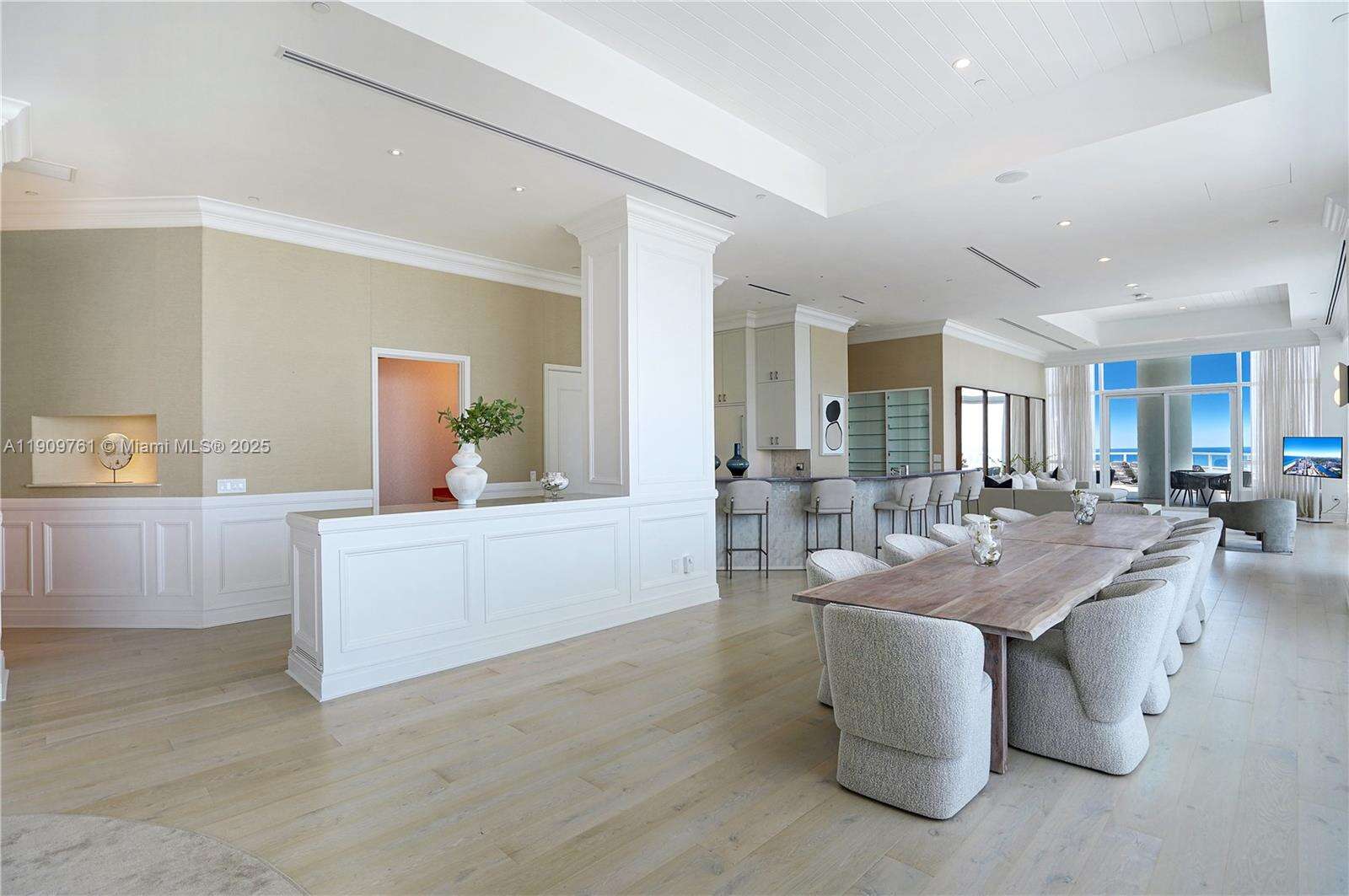 Fontainebleau 2 at 4401 Collins Ave, Miami Beach, FL 33140 - For Rent photo 22