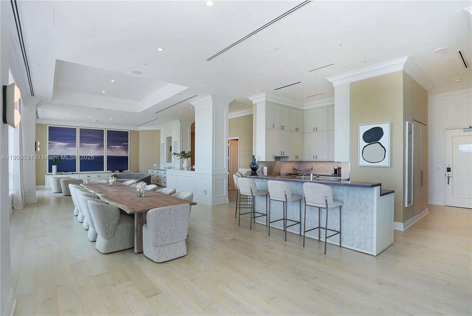 Fontainebleau 2 at 4401 Collins Ave, Miami Beach, FL 33140 - For Rent photo 23