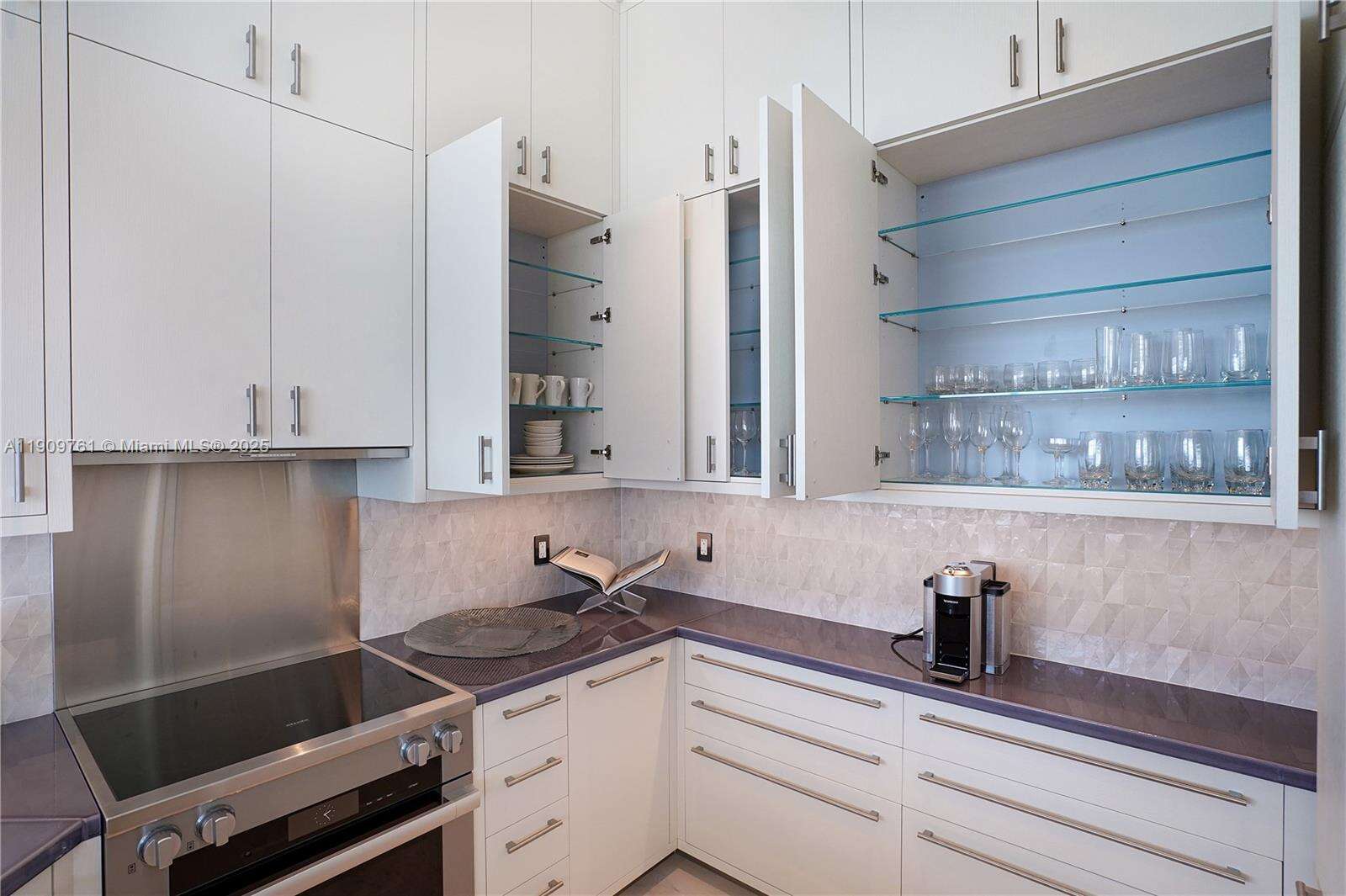 Fontainebleau 2 at 4401 Collins Ave, Miami Beach, FL 33140 - For Rent photo 33