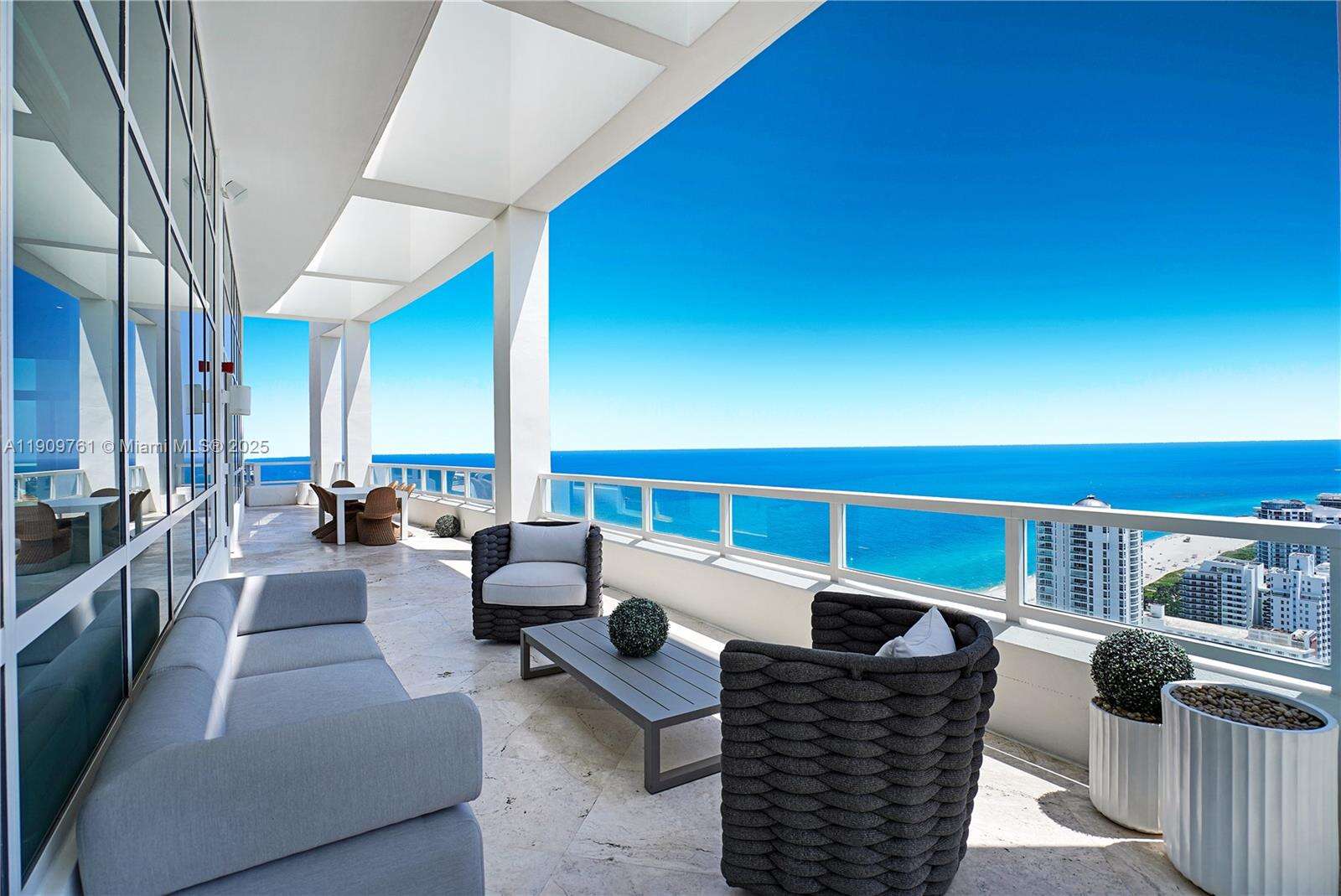 Fontainebleau 2 at 4401 Collins Ave, Miami Beach, FL 33140 - For Rent photo 38