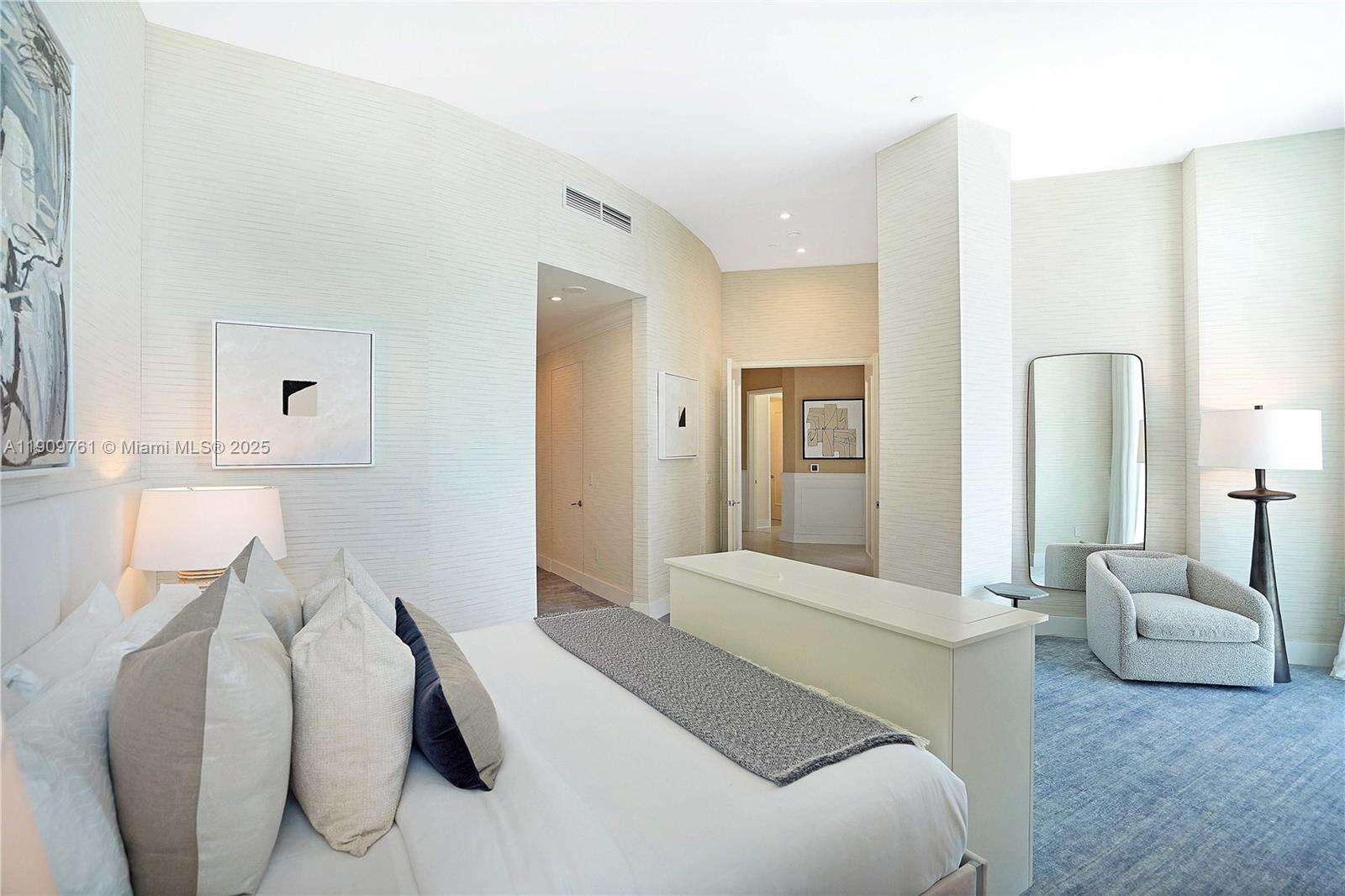 Fontainebleau 2 at 4401 Collins Ave, Miami Beach, FL 33140 - For Rent photo 47