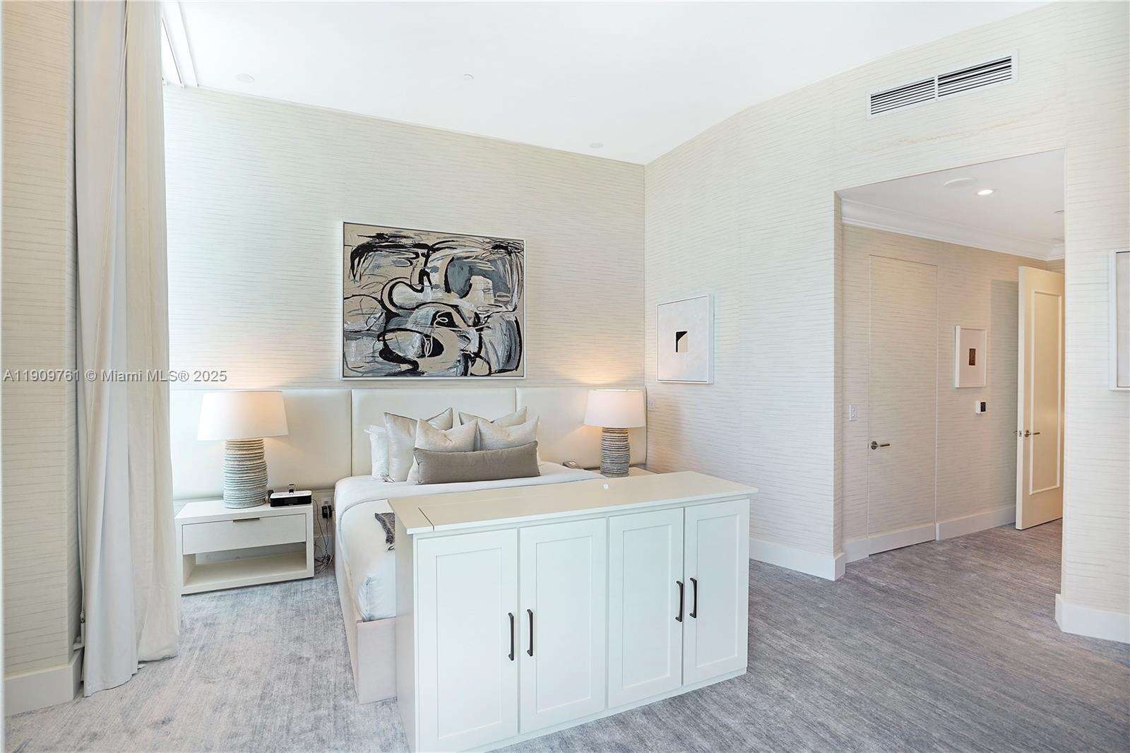 Fontainebleau 2 at 4401 Collins Ave, Miami Beach, FL 33140 - For Rent photo 48