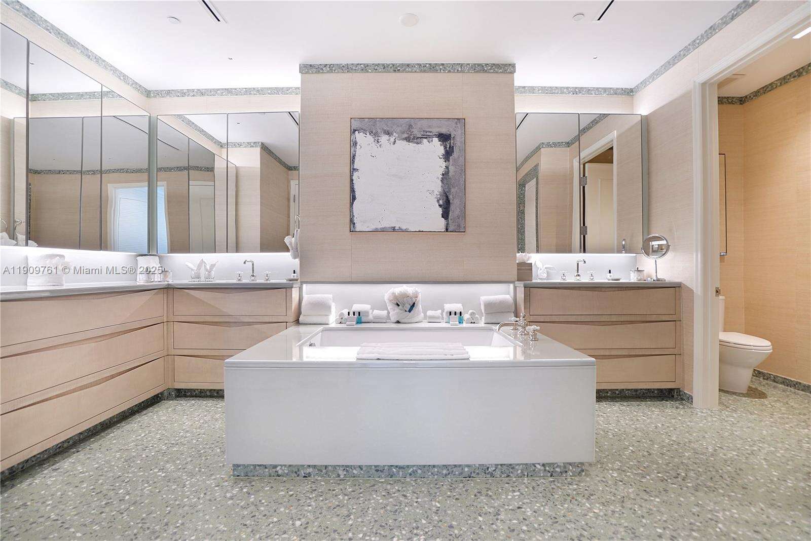 Fontainebleau 2 at 4401 Collins Ave, Miami Beach, FL 33140 - For Rent photo 55