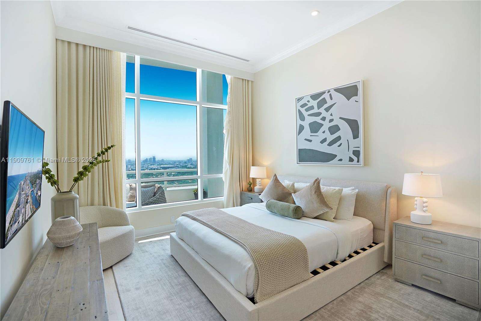 Fontainebleau 2 at 4401 Collins Ave, Miami Beach, FL 33140 - For Rent photo 57