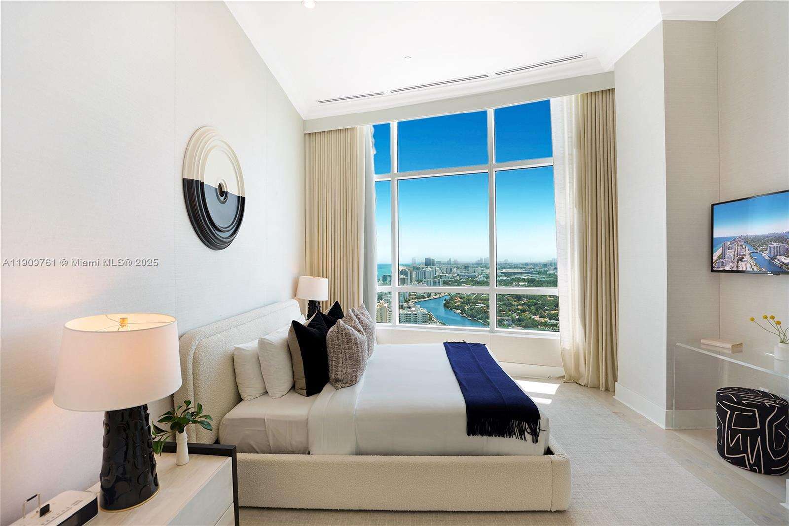 Fontainebleau 2 at 4401 Collins Ave, Miami Beach, FL 33140 - For Rent photo 62