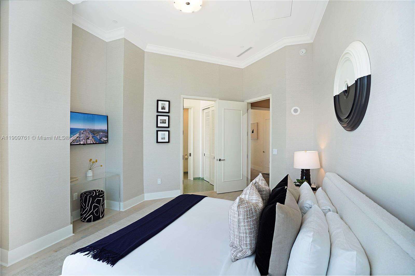 Fontainebleau 2 at 4401 Collins Ave, Miami Beach, FL 33140 - For Rent photo 63