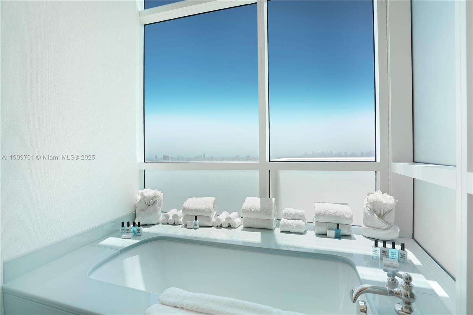 Fontainebleau 2 at 4401 Collins Ave, Miami Beach, FL 33140 - For Rent photo 69