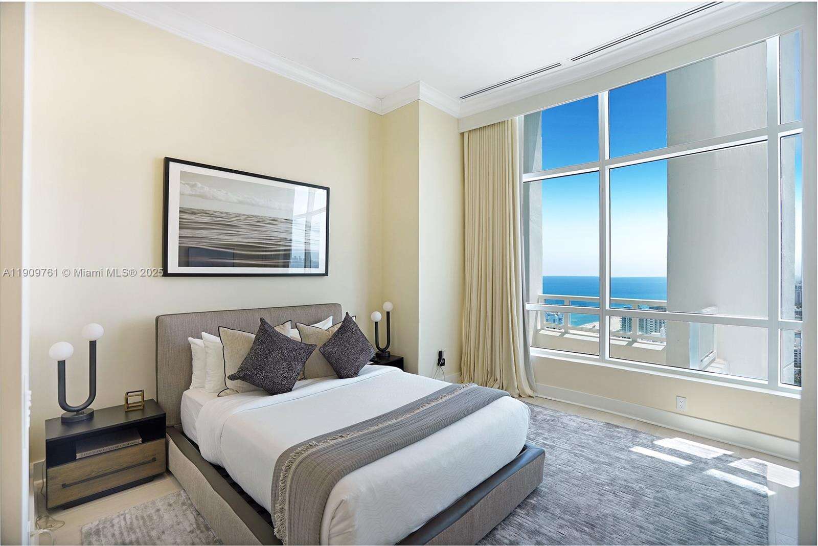 Fontainebleau 2 at 4401 Collins Ave, Miami Beach, FL 33140 - For Rent photo 71