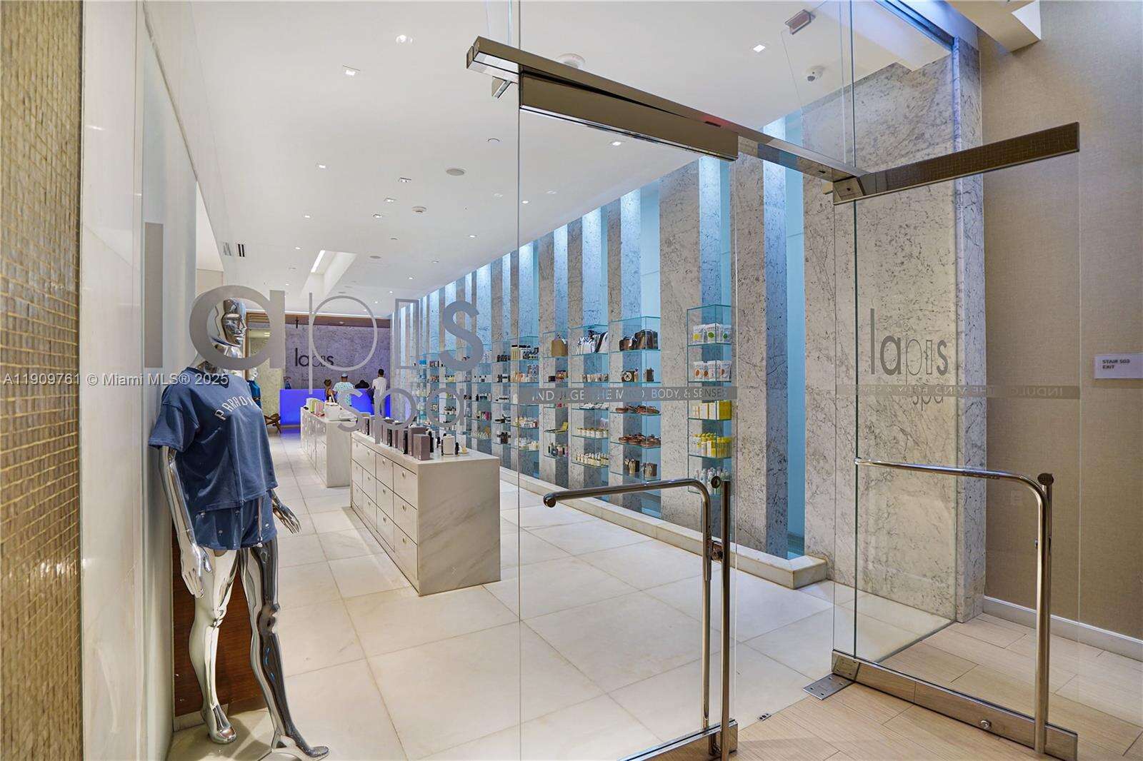Fontainebleau 2 at 4401 Collins Ave, Miami Beach, FL 33140 - For Rent photo 92