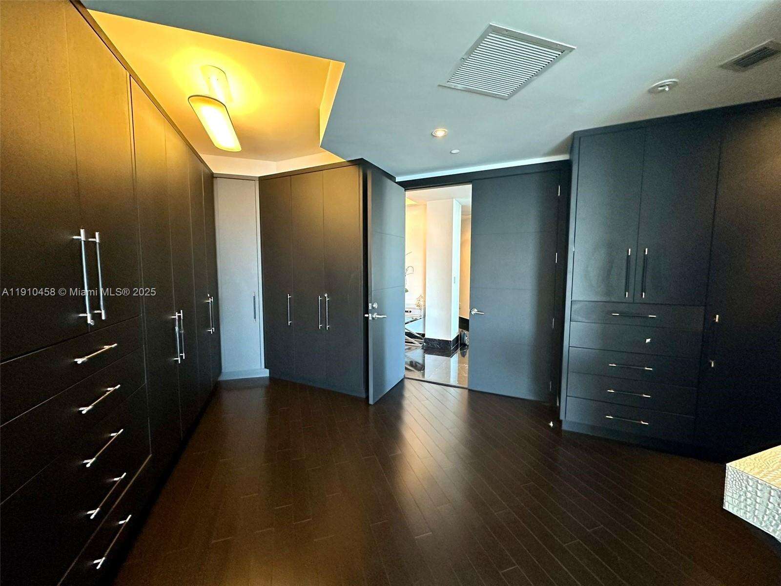Four Seasons Residences at Miami, FL 33131 - For Rent photo 5