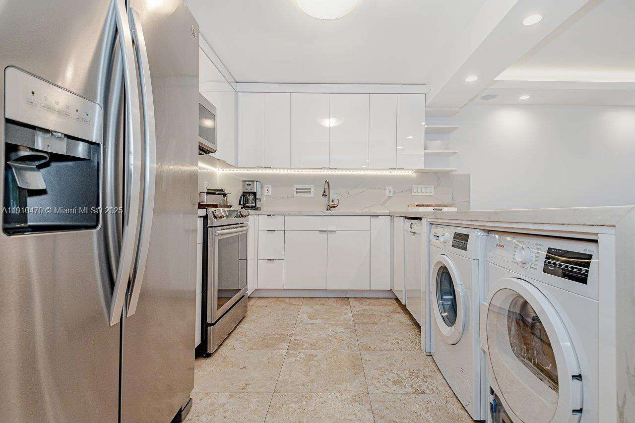 Roney Palace at 2301 Collins Ave, Miami Beach, FL 33139 - For Rent photo 13