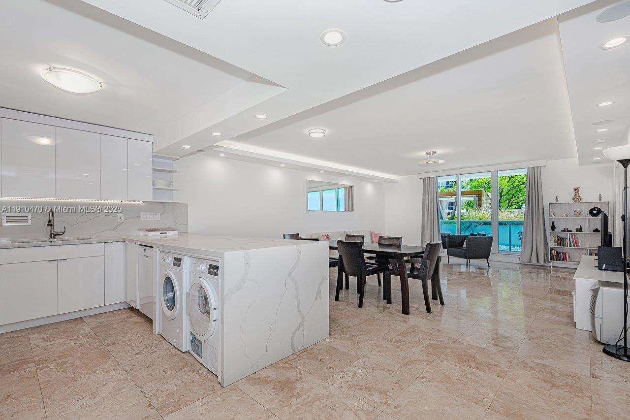 Roney Palace at 2301 Collins Ave, Miami Beach, FL 33139 - For Rent photo 14