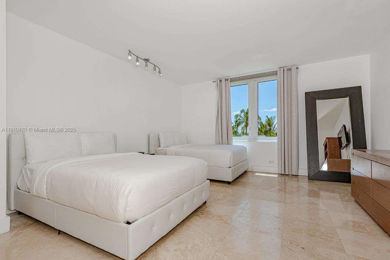 Roney Palace at 2301 Collins Ave, Miami Beach, FL 33139 - For Rent photo 22