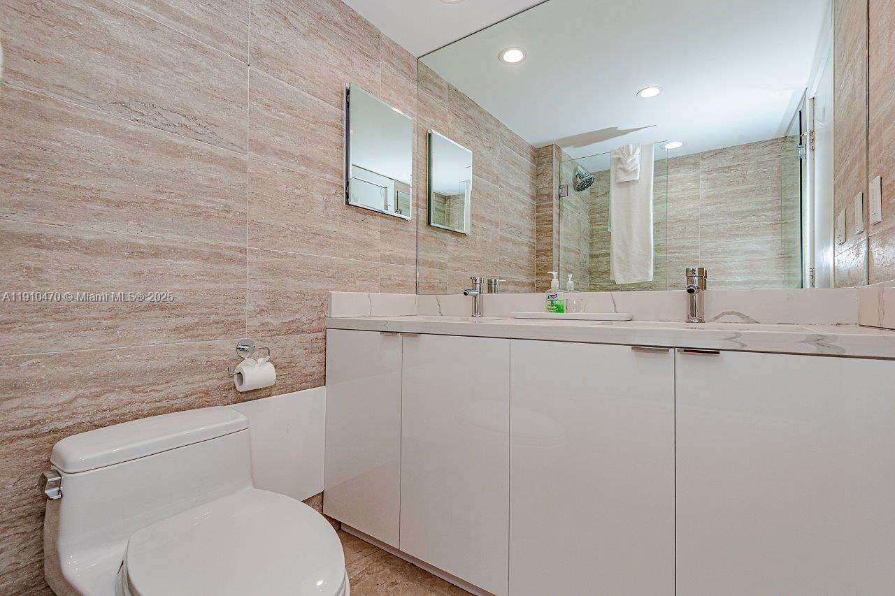 Roney Palace at 2301 Collins Ave, Miami Beach, FL 33139 - For Rent photo 25