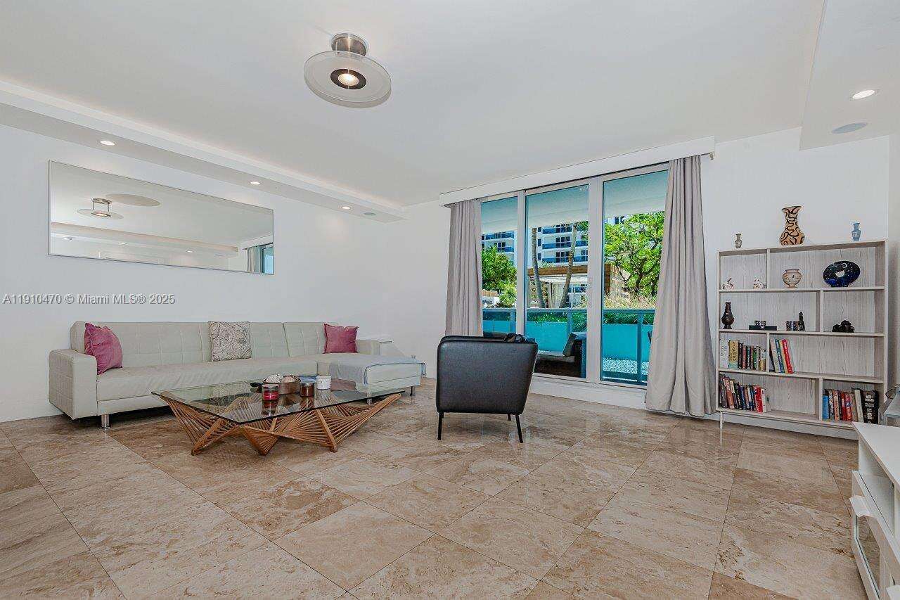 Roney Palace at 2301 Collins Ave, Miami Beach, FL 33139 - For Rent photo 4