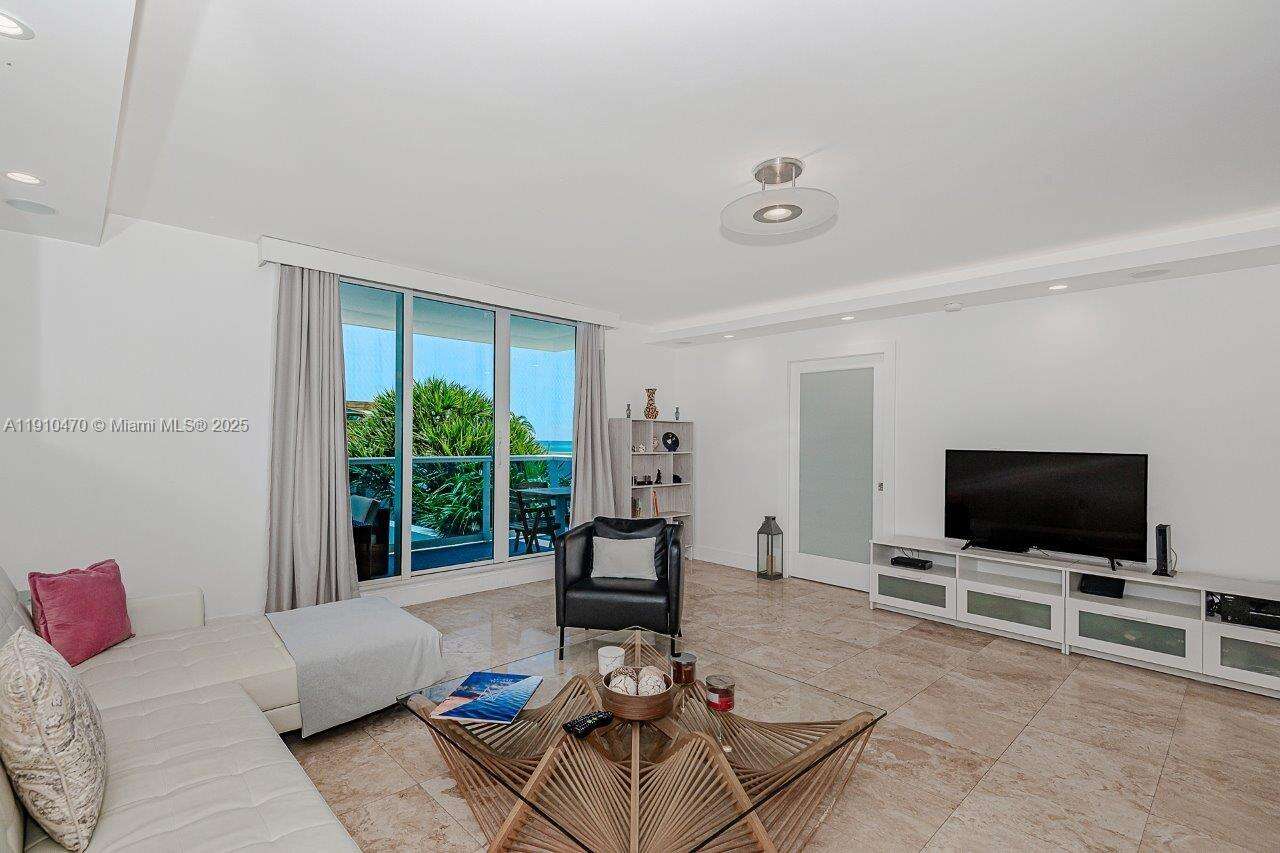 Roney Palace at 2301 Collins Ave, Miami Beach, FL 33139 - For Rent photo 5