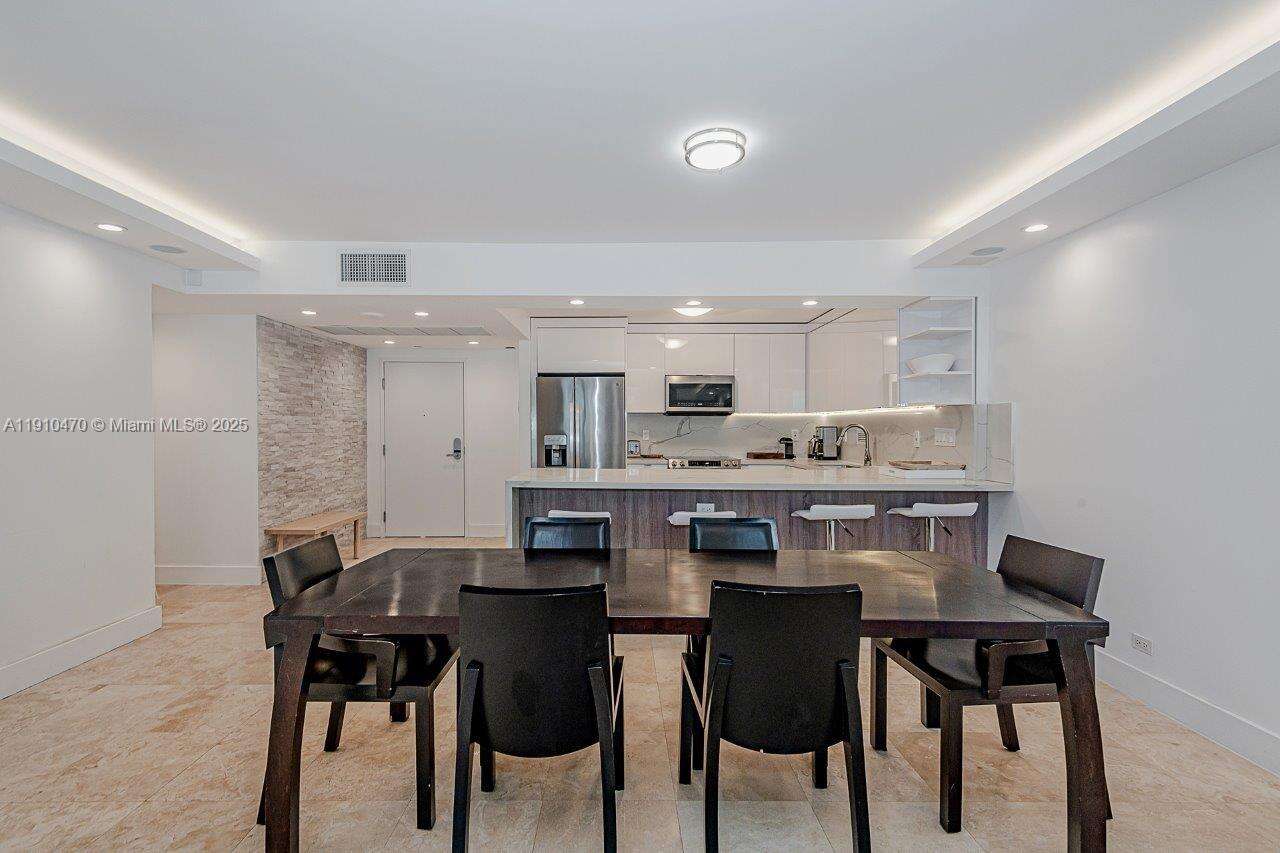 Roney Palace at 2301 Collins Ave, Miami Beach, FL 33139 - For Rent photo 10