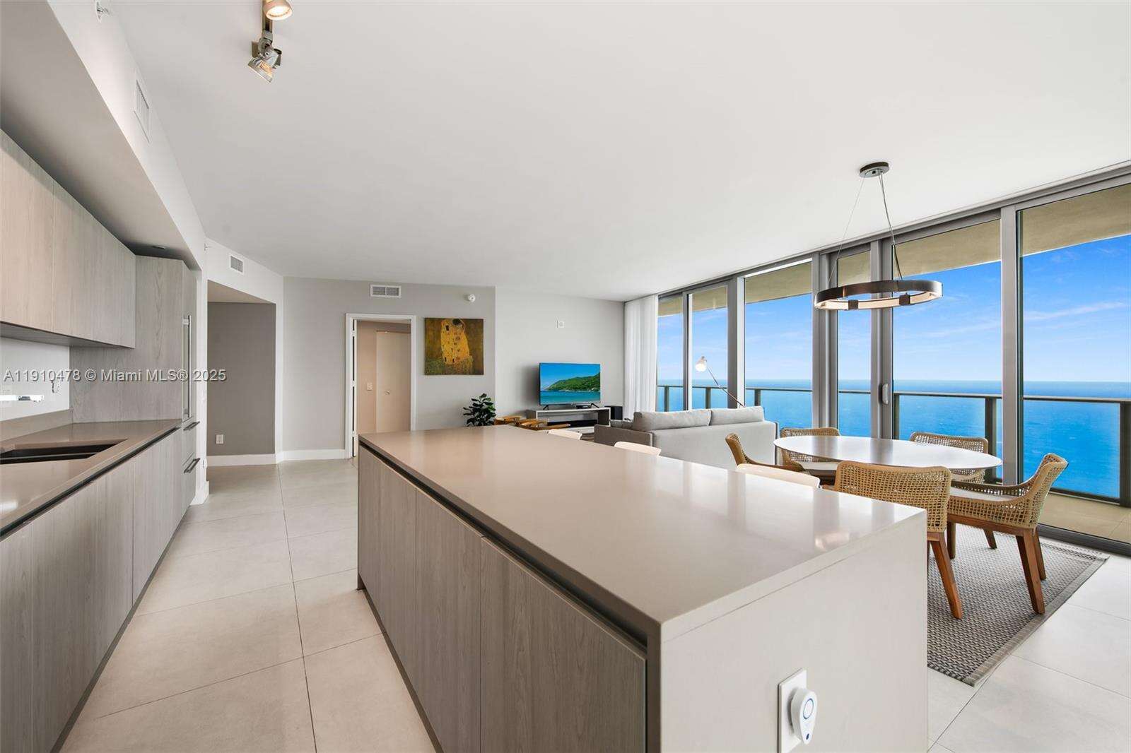 Hyde Resort at 4111 Ocean Dr, Hollywood, FL 33019 - For Rent photo 24