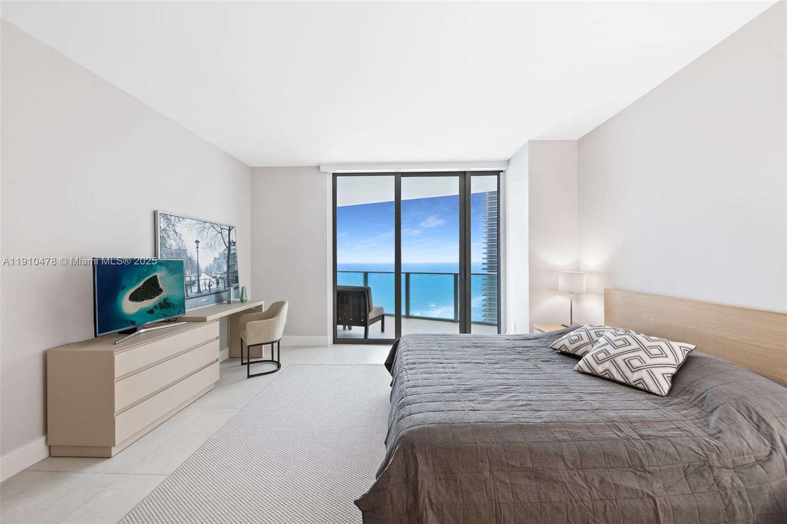 Hyde Resort at 4111 Ocean Dr, Hollywood, FL 33019 - For Rent photo 8