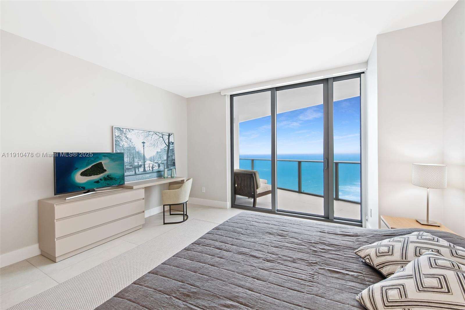 Hyde Resort at 4111 Ocean Dr, Hollywood, FL 33019 - For Rent photo 9