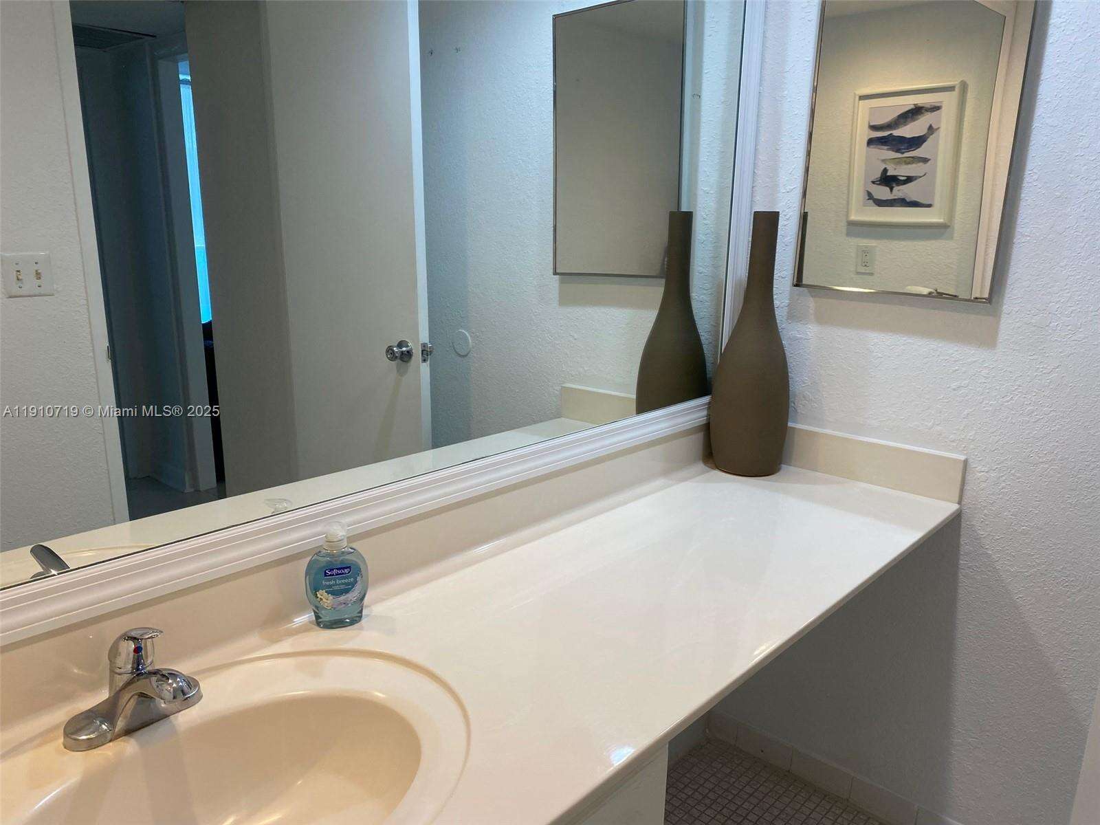 Sian Ocean Residences at 4001 Ocean Dr, Hollywood, FL 33019 - For Rent photo 8