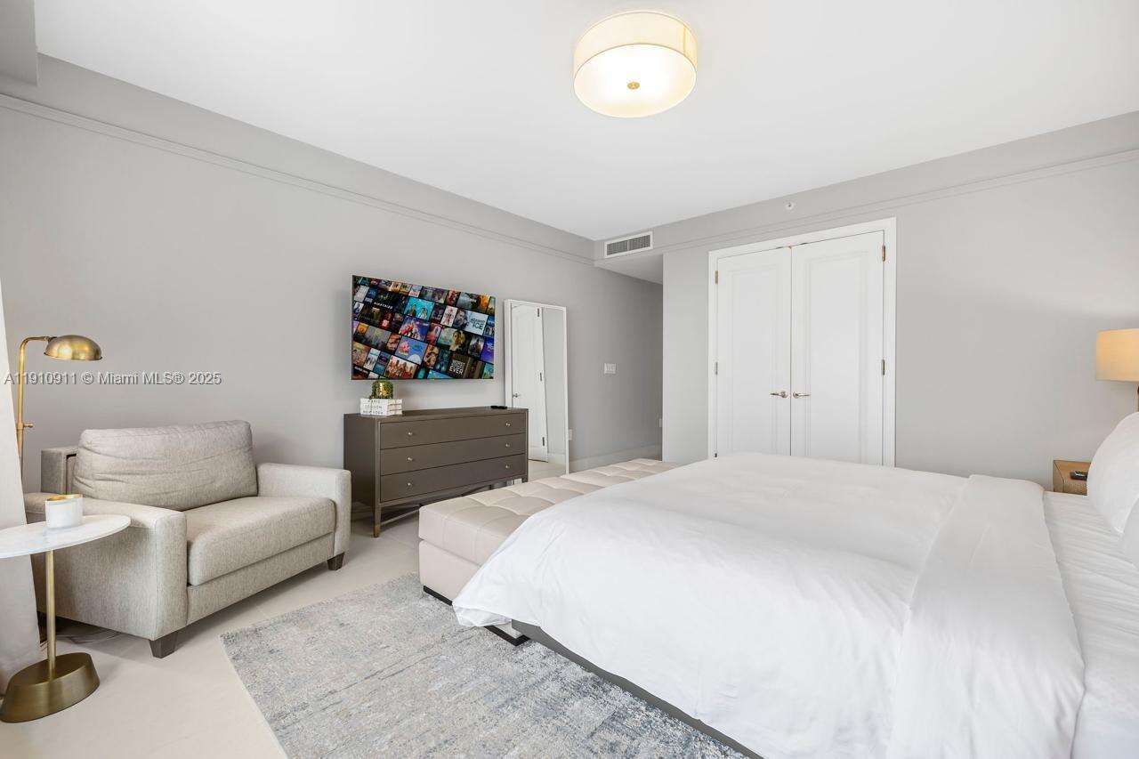 Four Seasons Residences at 1435 Brickell Ave, Miami, FL 33131 - For Rent photo 5