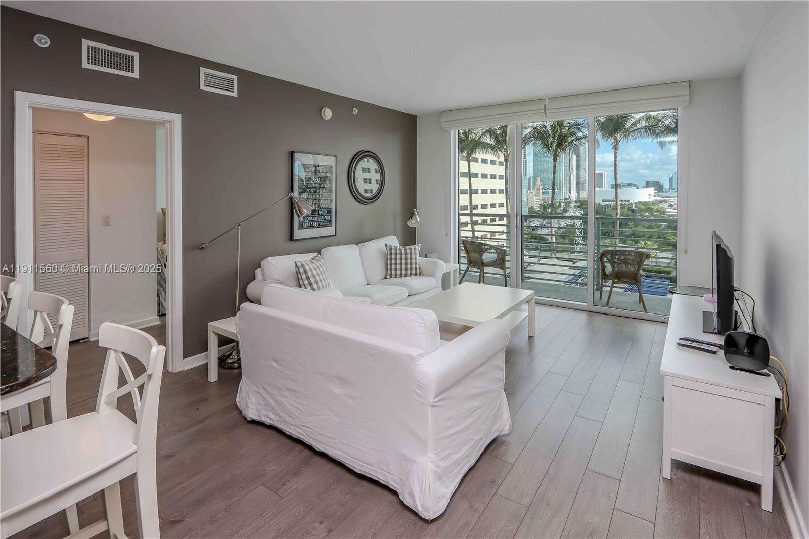 One Miami West at 325 Biscayne Blvd, Miami, FL 33131 - For Rent photo 3