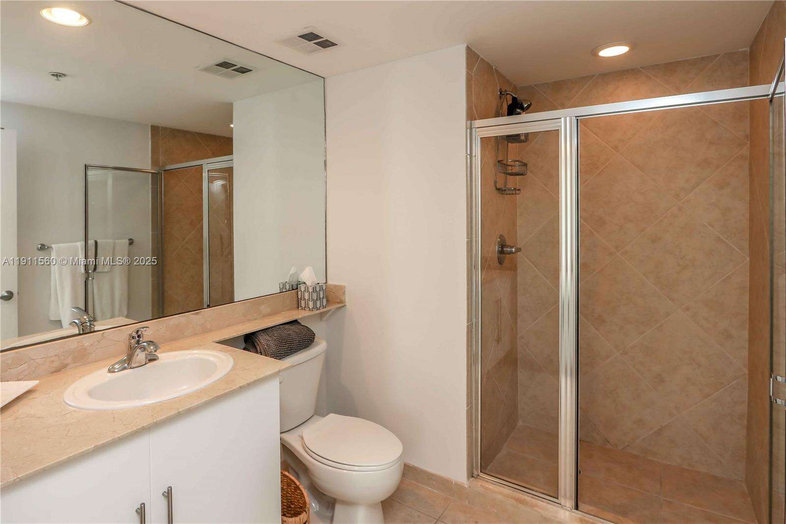One Miami West at 325 Biscayne Blvd, Miami, FL 33131 - For Rent photo 21