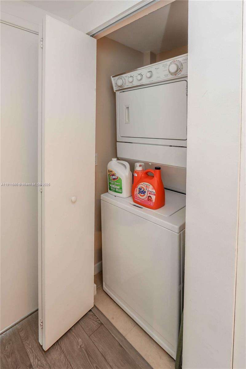 One Miami West at 325 Biscayne Blvd, Miami, FL 33131 - For Rent photo 25