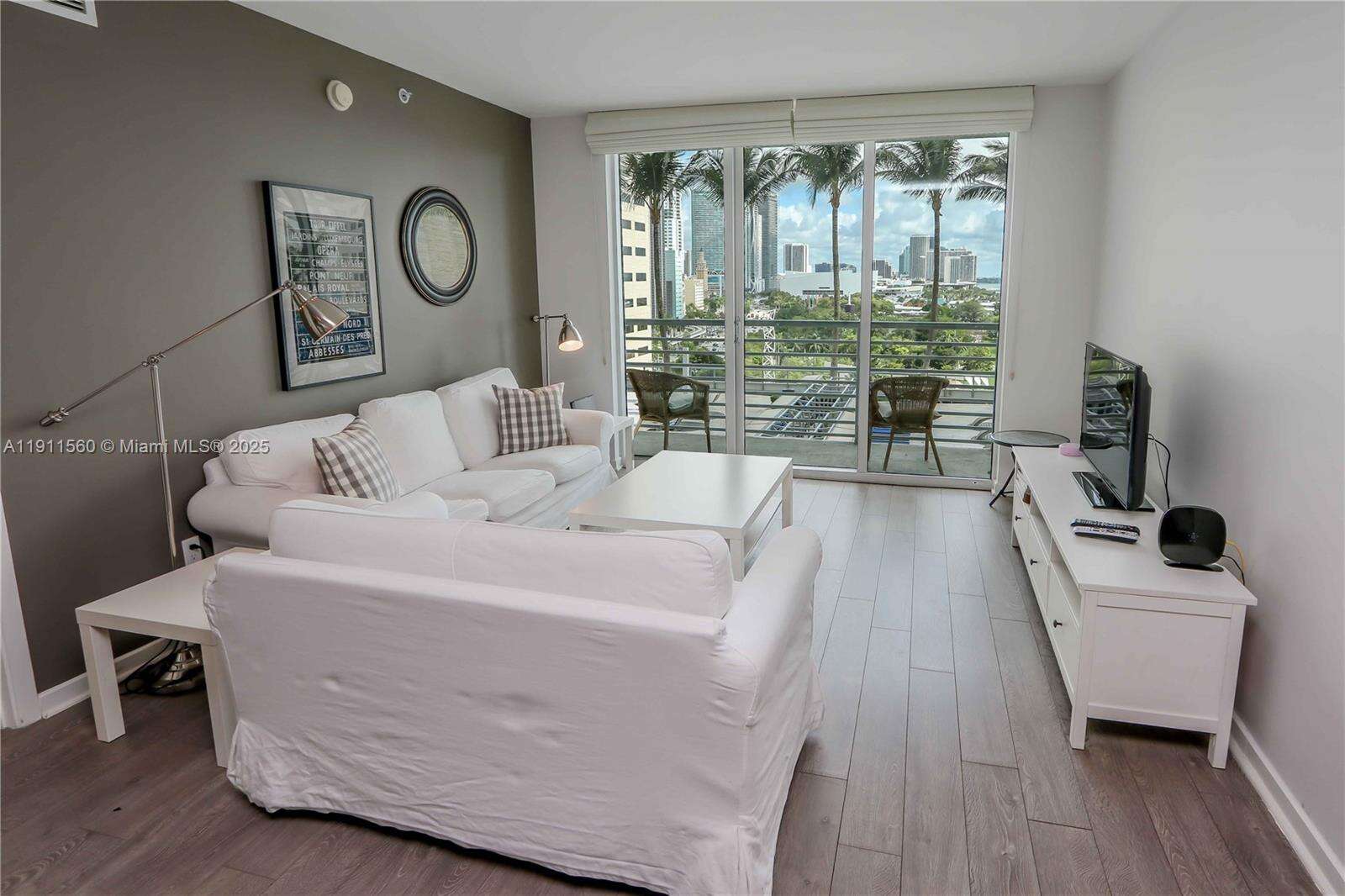 One Miami West at 325 Biscayne Blvd, Miami, FL 33131 - For Rent photo 4