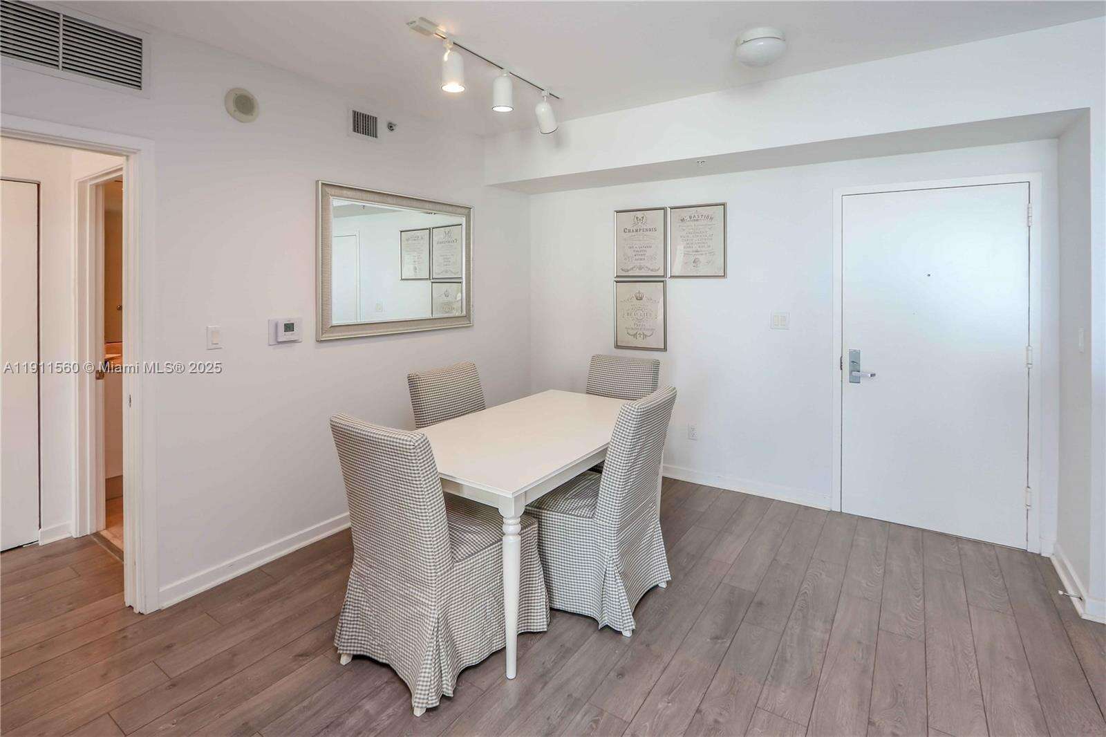 One Miami West at 325 Biscayne Blvd, Miami, FL 33131 - For Rent photo 8