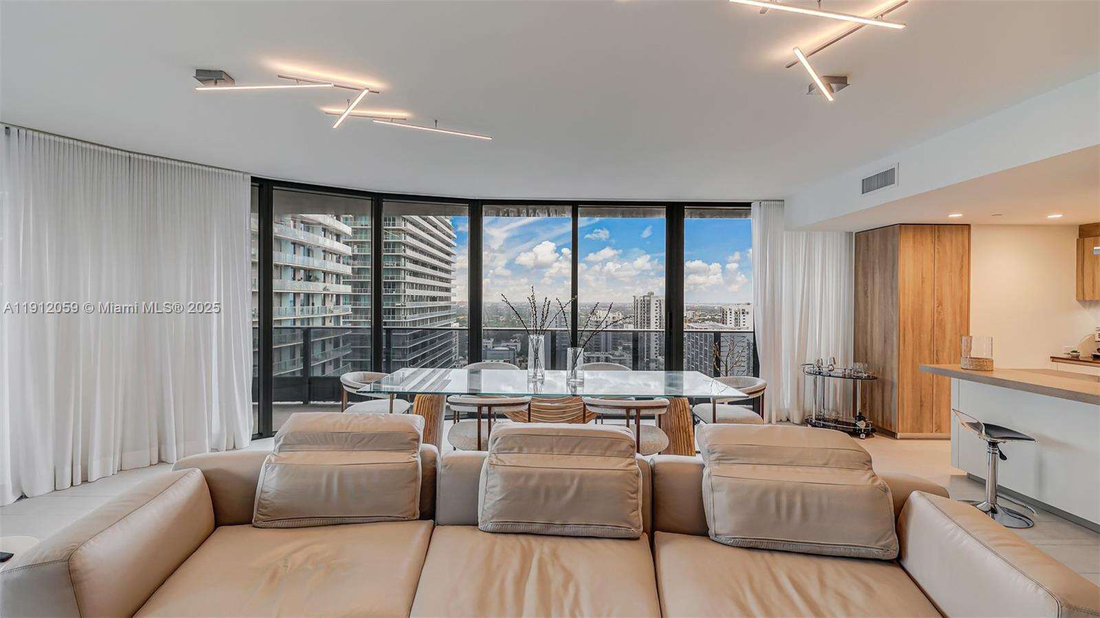 Brickell Flatiron at 1000 Brickell Plz, Miami, FL 33131 - For Rent photo 21