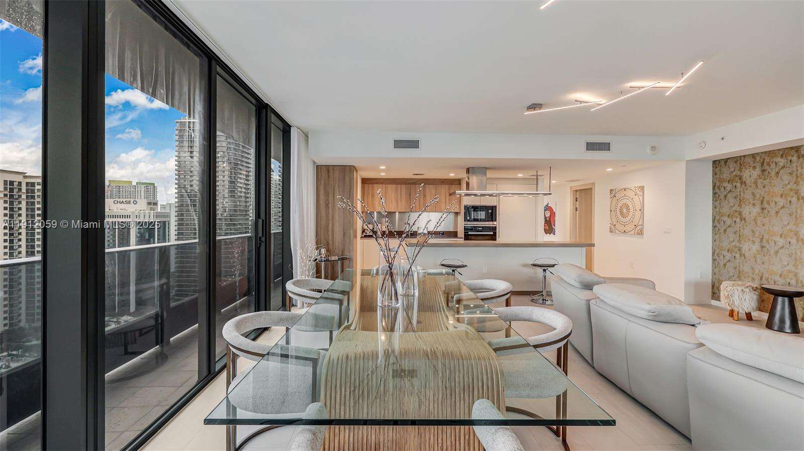 Brickell Flatiron at 1000 Brickell Plz, Miami, FL 33131 - For Rent photo 24