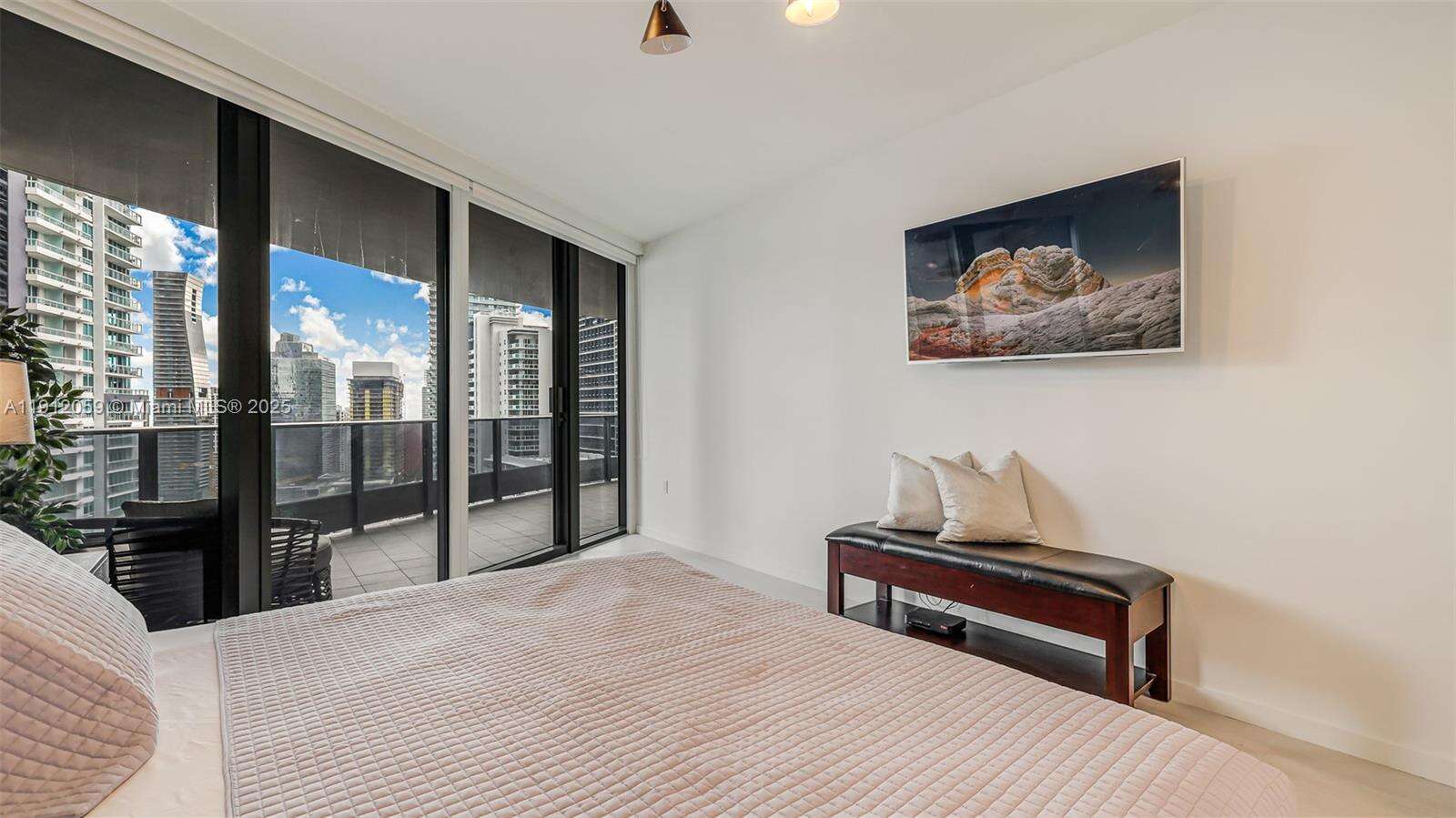 Brickell Flatiron at 1000 Brickell Plz, Miami, FL 33131 - For Rent photo 28