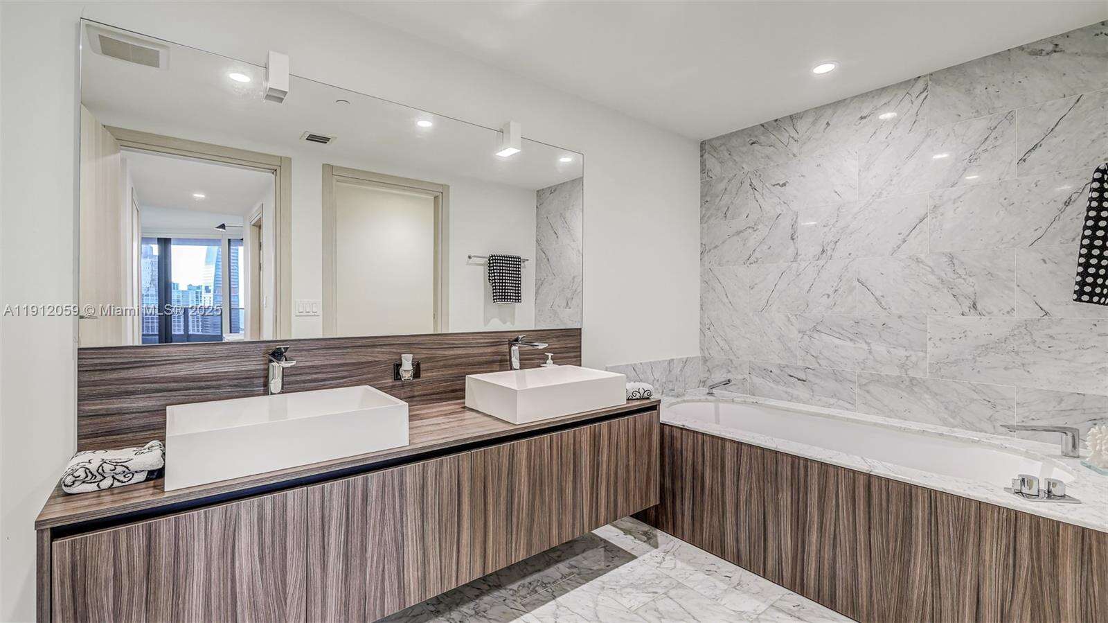 Brickell Flatiron at 1000 Brickell Plz, Miami, FL 33131 - For Rent photo 31