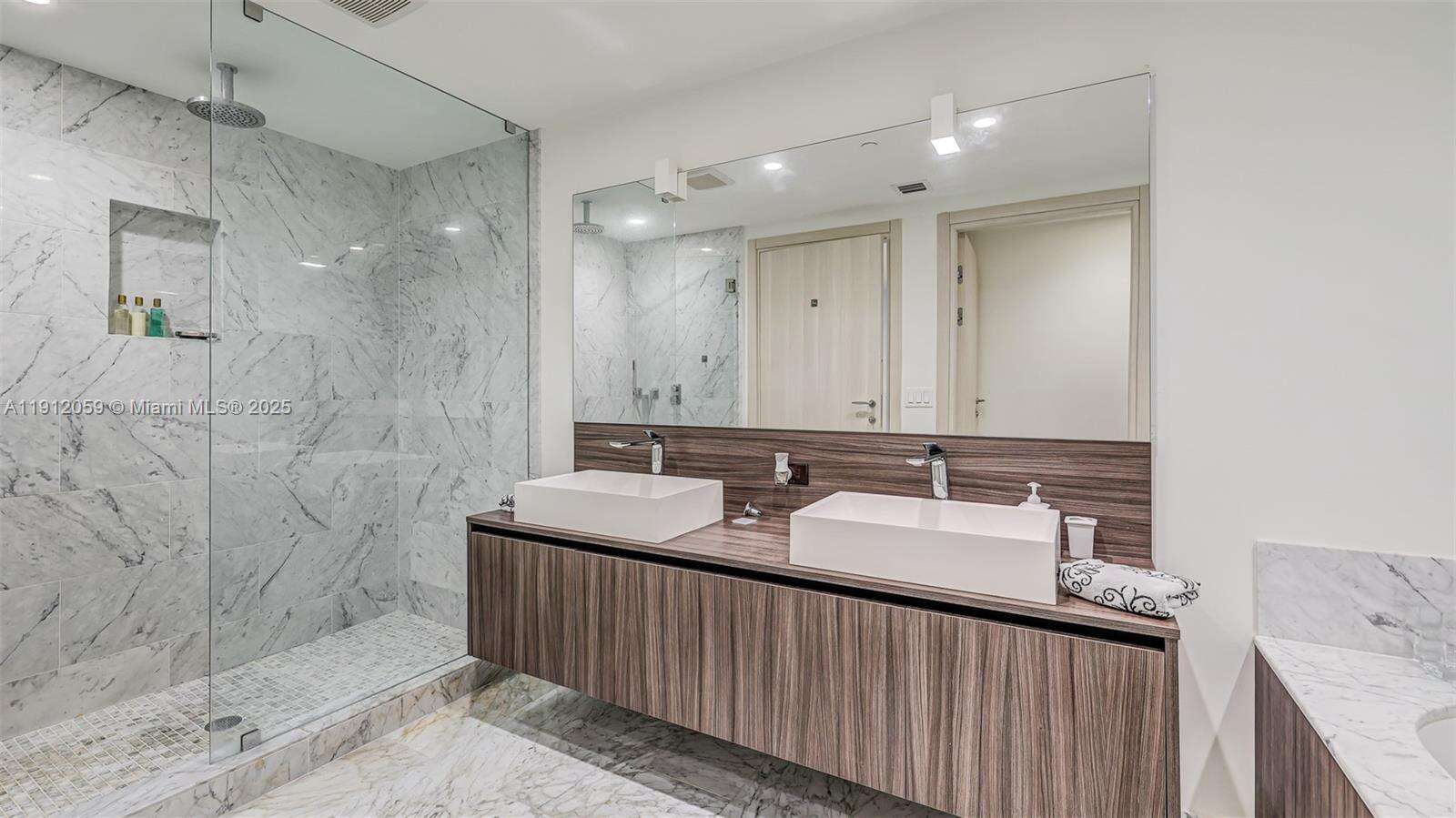 Brickell Flatiron at 1000 Brickell Plz, Miami, FL 33131 - For Rent photo 32