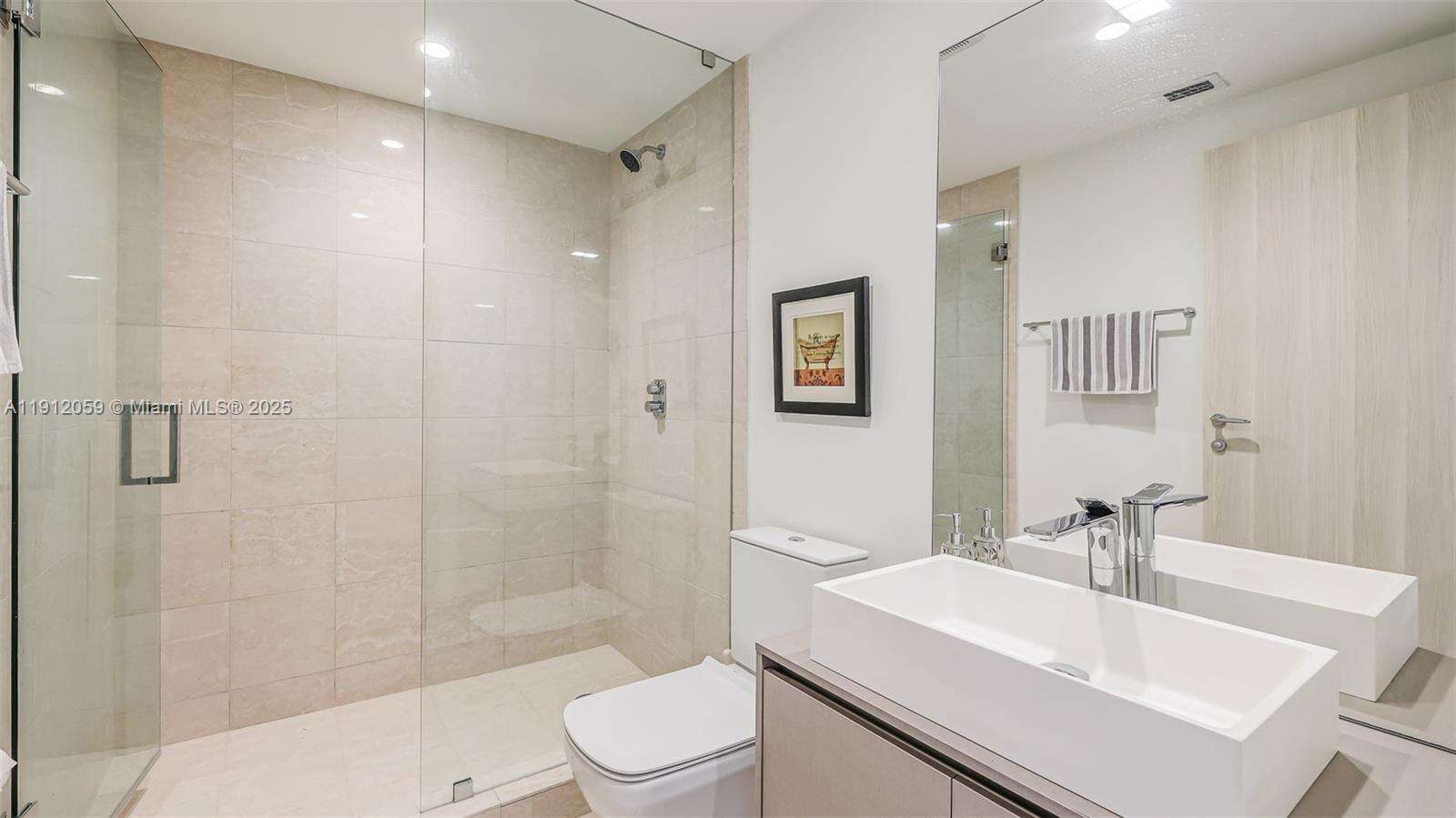 Brickell Flatiron at 1000 Brickell Plz, Miami, FL 33131 - For Rent photo 37