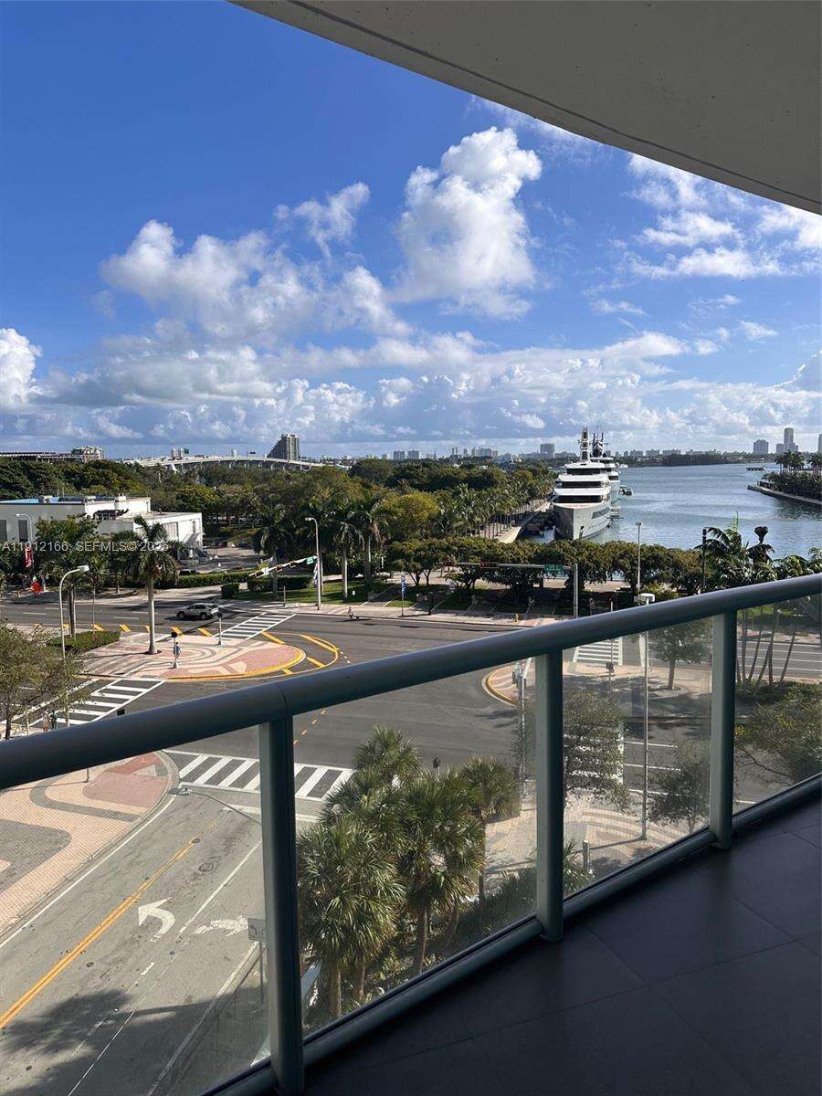 Marina Blue at 888 Biscayne Blvd, Miami, FL 33132 - For Rent photo 4