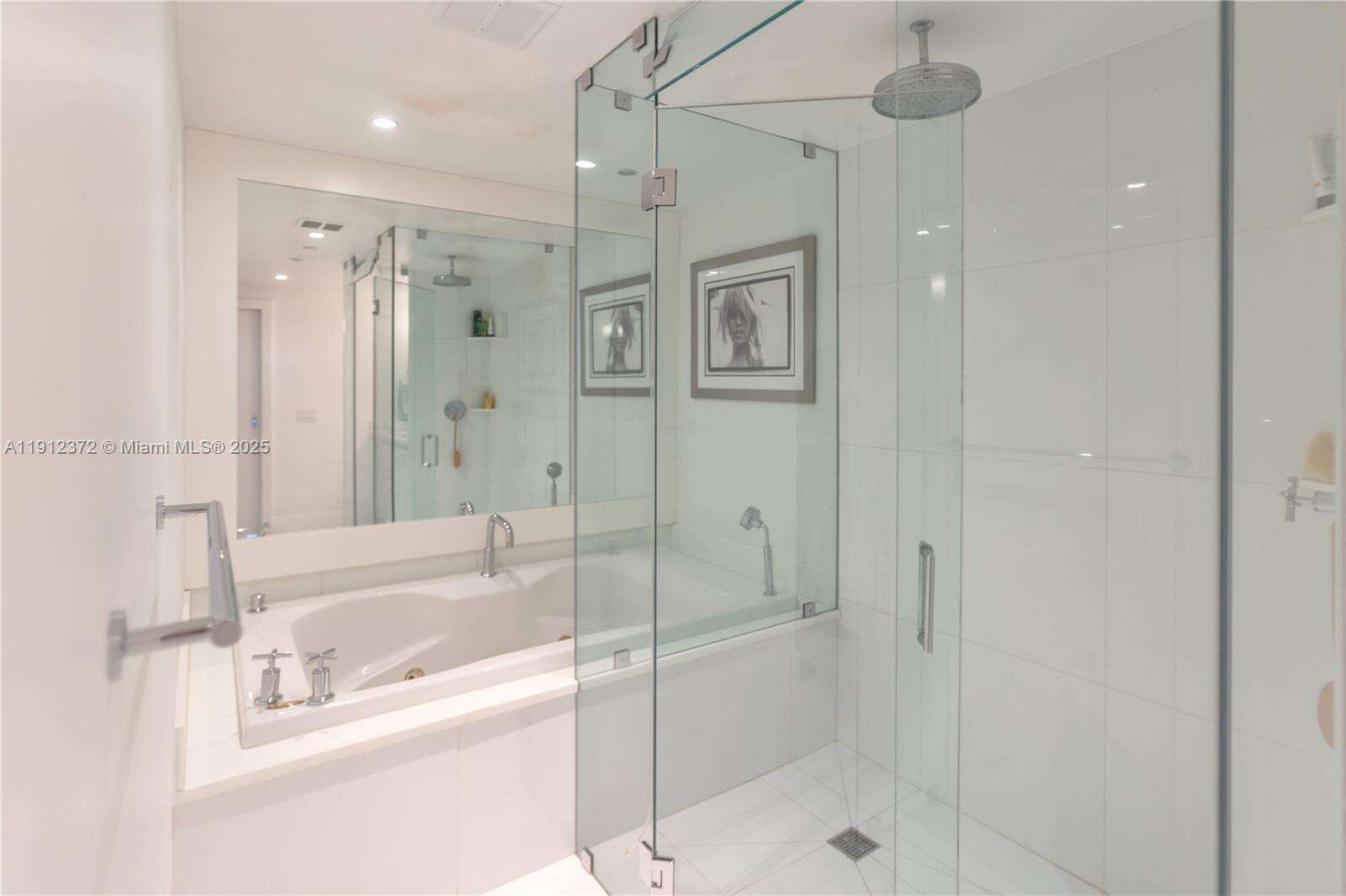 Bentley Bay at 520 W Ave, Miami Beach, FL 33139 - For Rent photo 21
