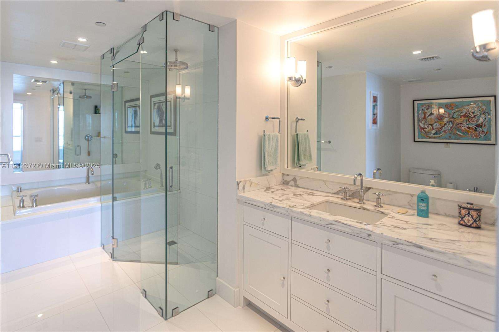 Bentley Bay at 520 W Ave, Miami Beach, FL 33139 - For Rent photo 23