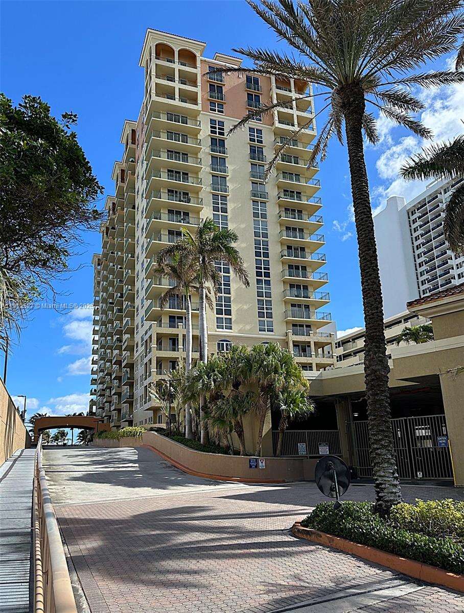 2080 Ocean Dr, Hallandale Beach, FL 33009 - For Rent photo 42